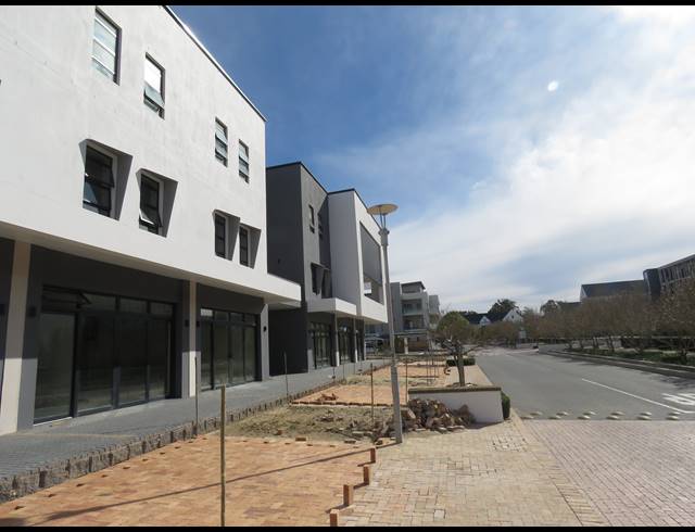 76.60M² MEDICAL SUITE TO LET IN PAARDEVLEI